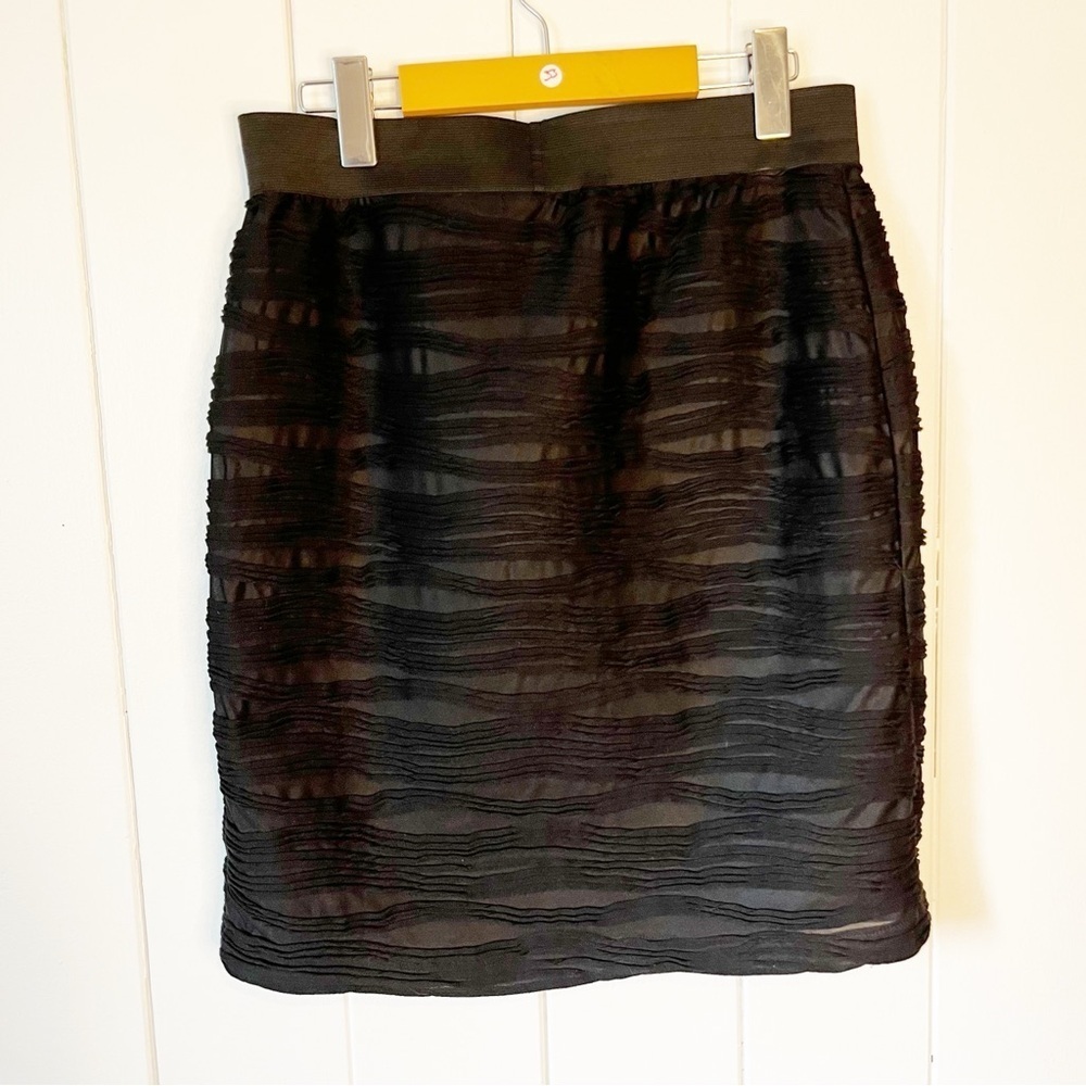 Reitmans Black Textured Midi Skirt. Size 9. - Picture 6 of 6